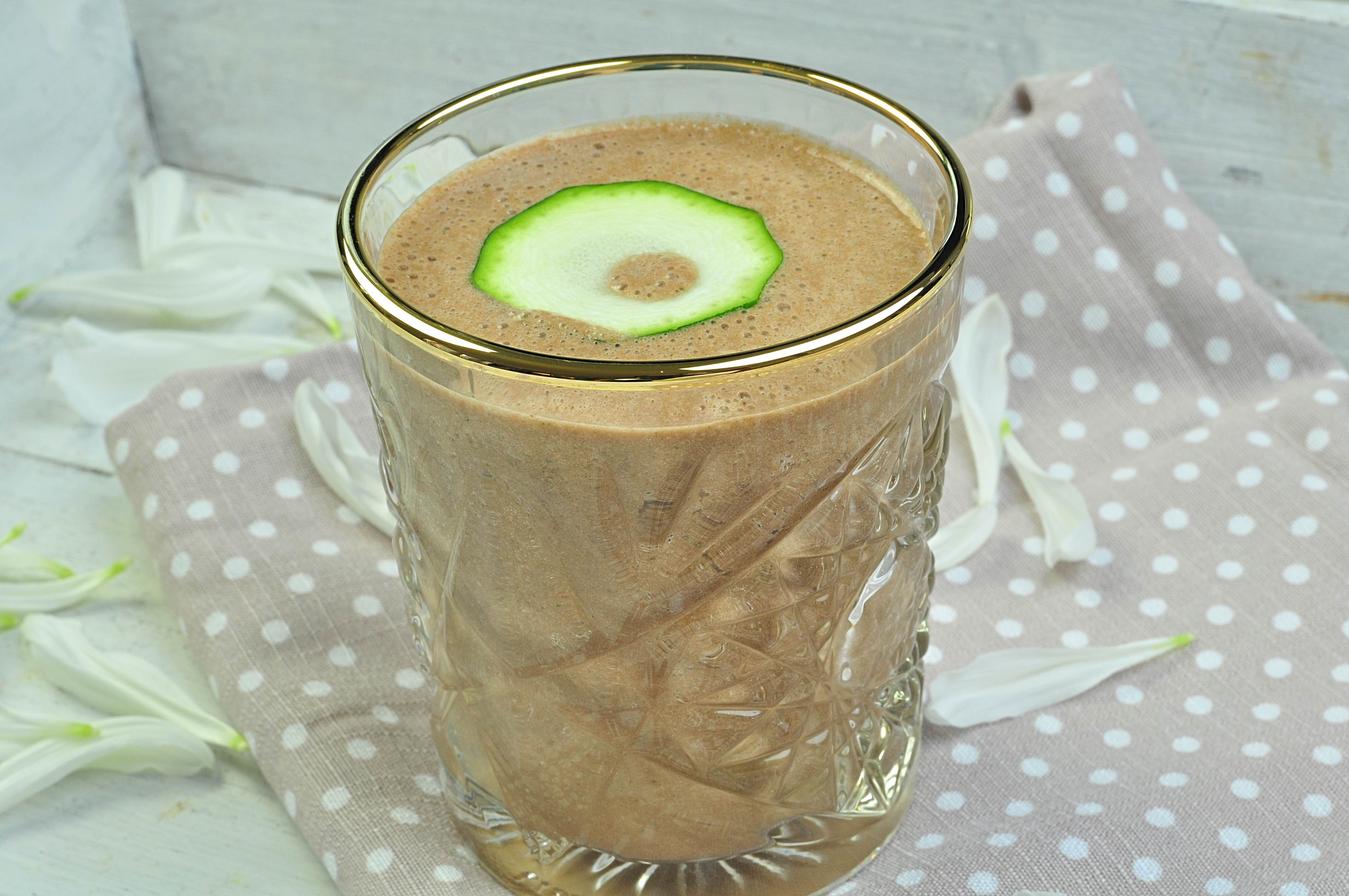 chocolate_smoothie_with_hidden_courgette_closeup